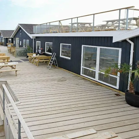 Two-bedroom Holiday In 4