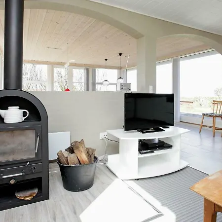 Two-bedroom Holiday In 4 度假居 *